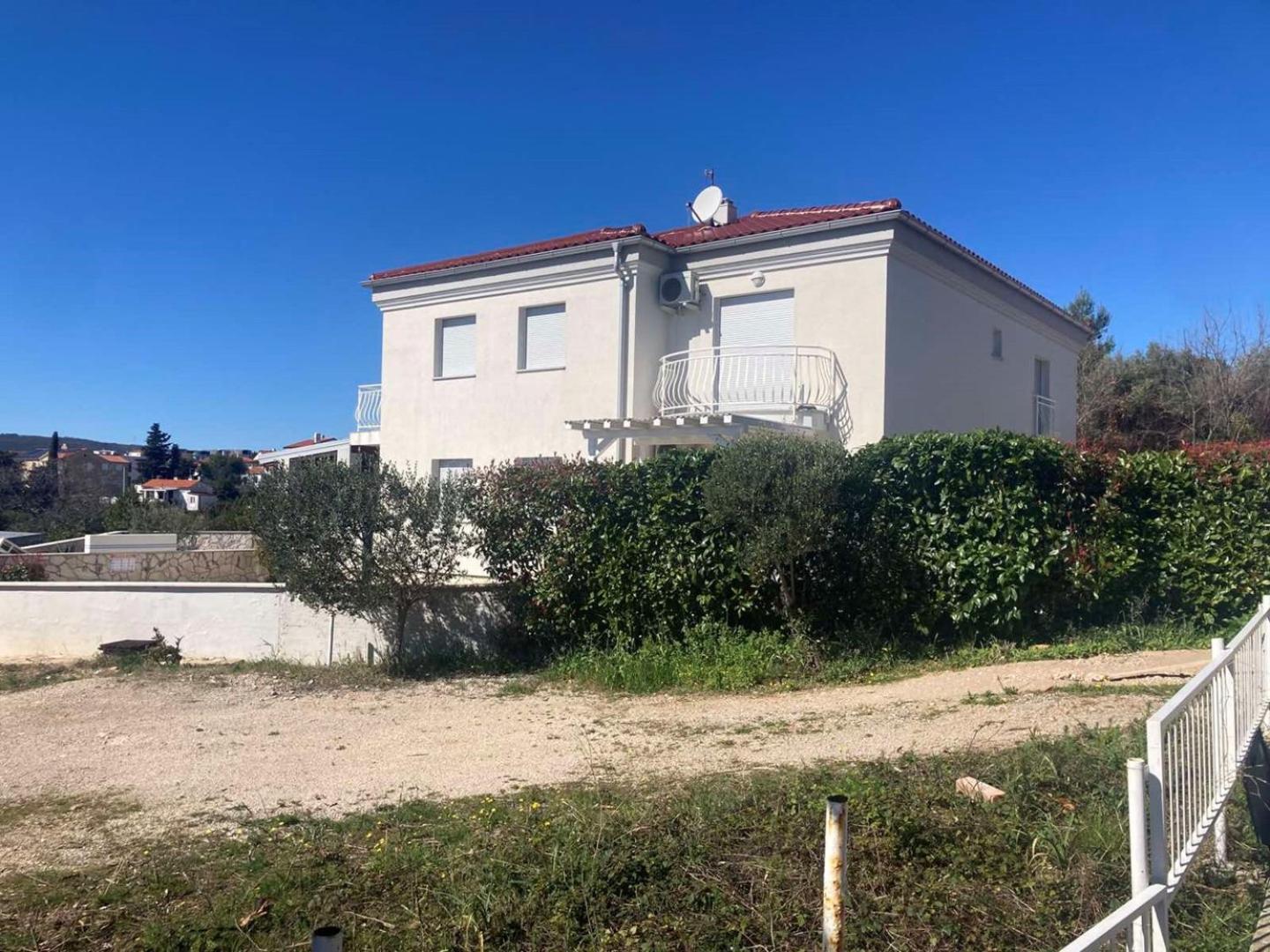 Cozy Apartment Rosmarin With A Sea View Krk Town Exterior foto