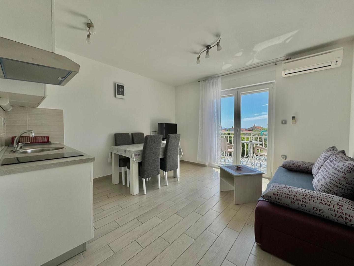Cozy Apartment Rosmarin With A Sea View Krk Town Exterior foto