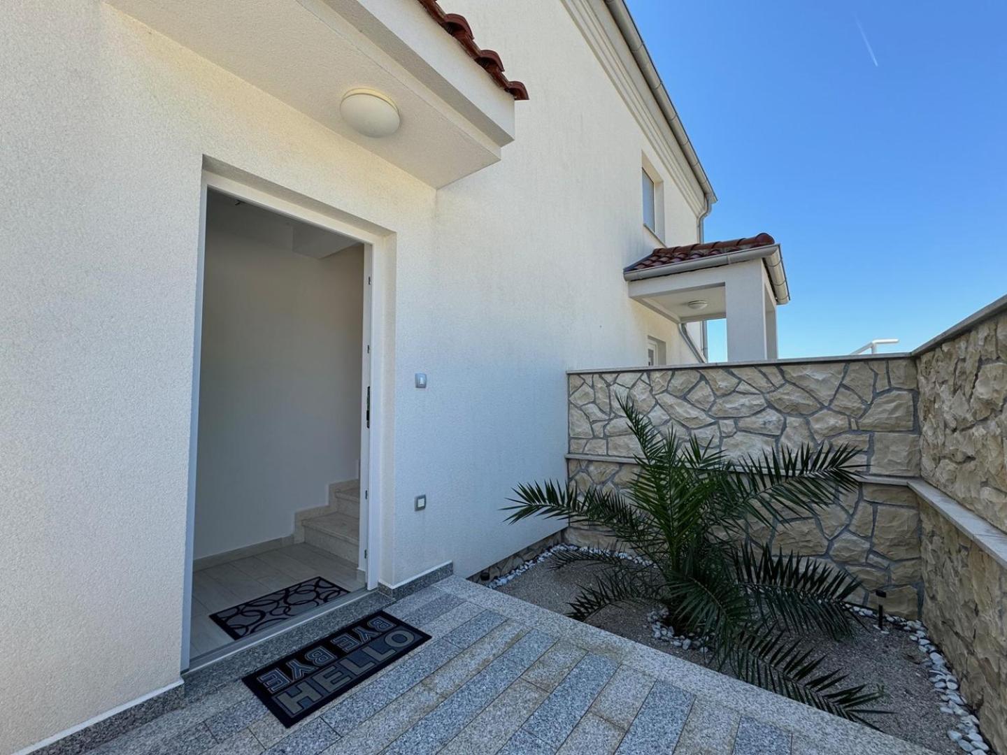 Cozy Apartment Rosmarin With A Sea View Krk Town Exterior foto
