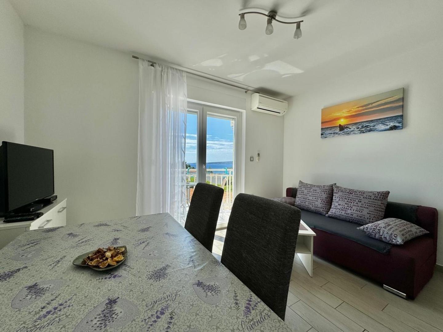 Cozy Apartment Rosmarin With A Sea View Krk Town Exterior foto