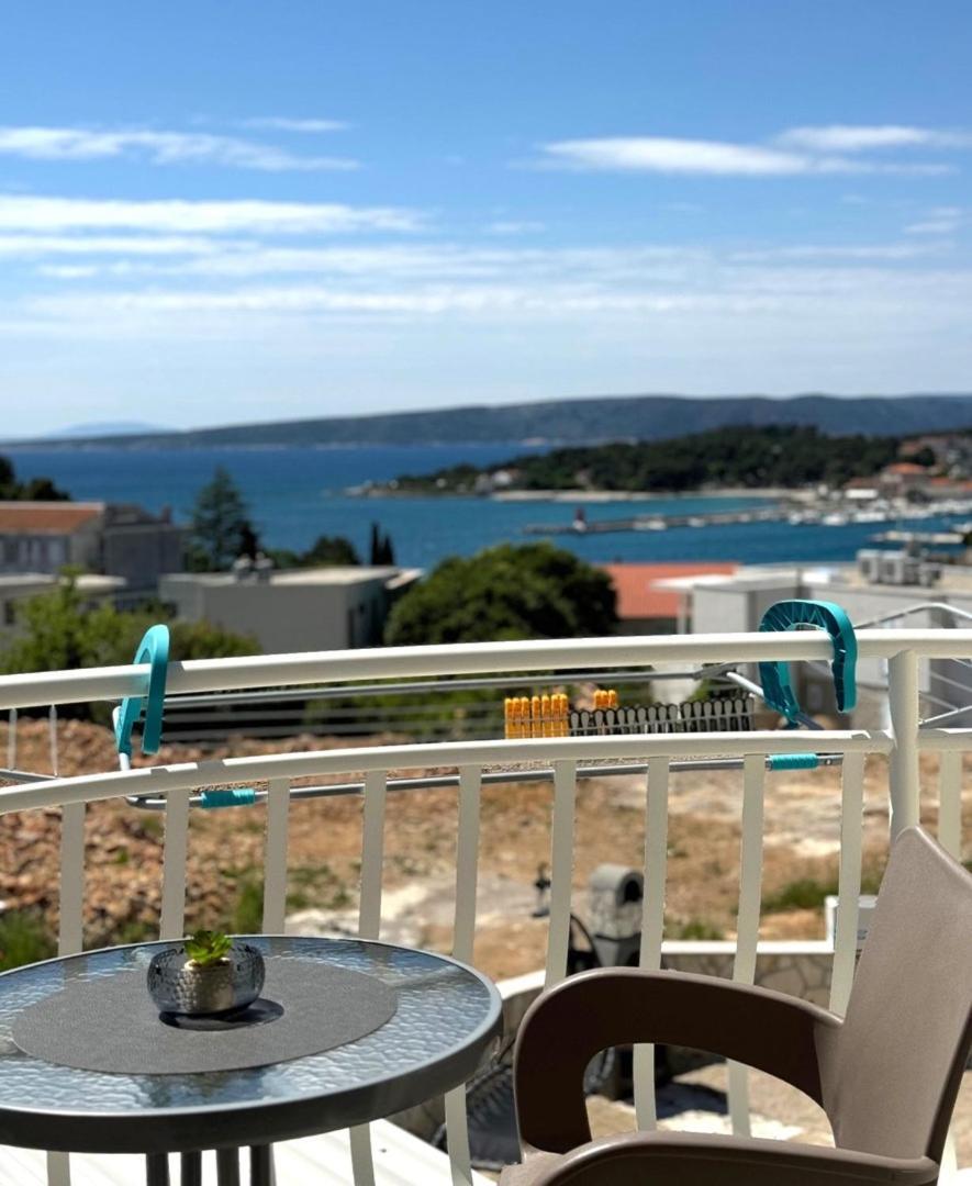 Cozy Apartment Rosmarin With A Sea View Krk Town Exterior foto